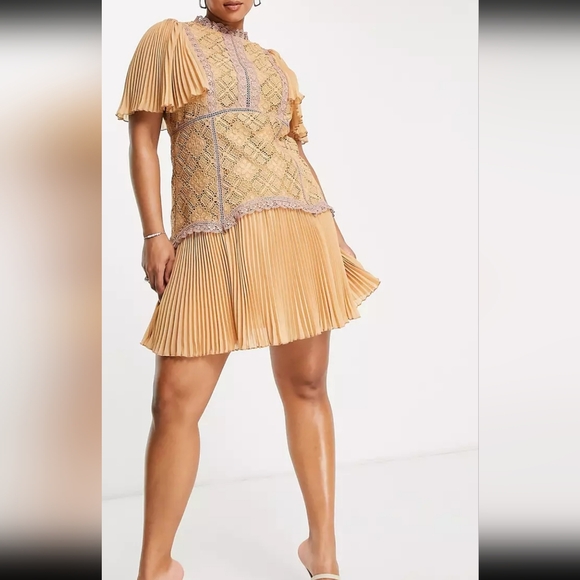 Dress - Picture 1 of 4